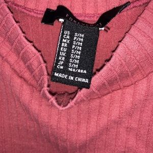 Rose/pink crop top
